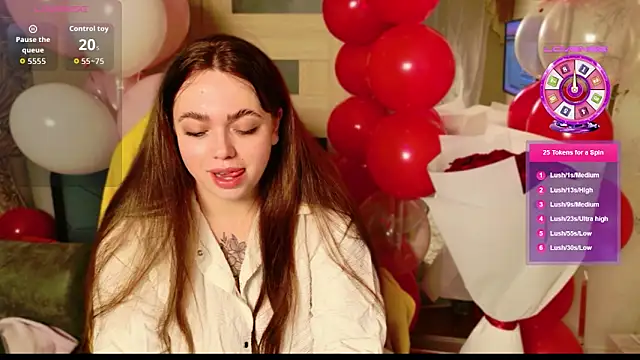 Snapshot of AliraX chatting on February 15, 2026, 7:43 pm AliraX online show from February 15, 2026, 7:43 pm