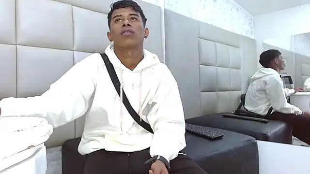 Snapshot of TonnyMarck chatting on February 19, 2026, 3:02 am TonnyMarck online show from February 19, 2026, 3:02 am