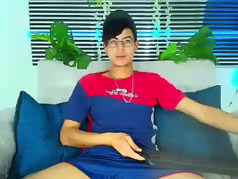 Snapshot of ThiiagoSaeenz chatting on February 9, 2026, 4:00 pm ThiiagoSaeenz online show from February 9, 2026, 4:00 pm