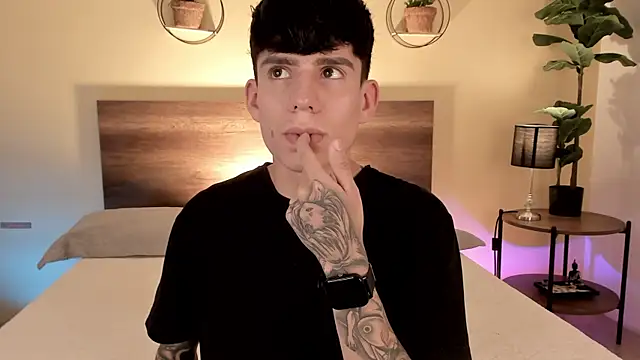 Snapshot of Angel_eros_ chatting on February 4, 2026, 8:03 pm Angel eros online show from February 4, 2026, 8:03 pm