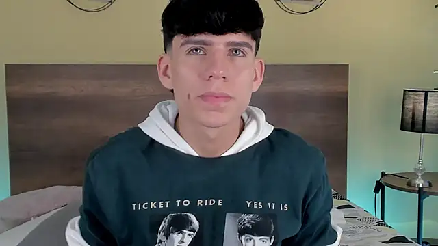 Snapshot of Angel_eros_ chatting on February 13, 2026, 5:25 am Angel eros online show from February 13, 2026, 5:25 am