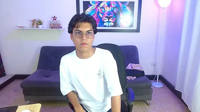 Maecum18 online show from February 27, 2026, 8:53 pm