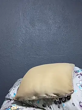 Snapshot of MeekyCurvyAss chatting on February 6, 2026, 10:02 pm MeekyCurvyAss online show from February 6, 2026, 10:02 pm