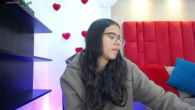 Snapshot of Luna_Millers chatting on March 1, 2026, 4:14 am Luna Millers online show from March 1, 2026, 4:14 am