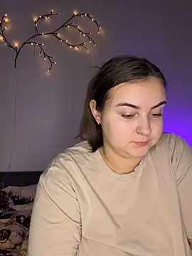 Snapshot of AlyaX_X chatting on February 4, 2026, 1:39 pm AlyaX X online show from February 4, 2026, 1:39 pm