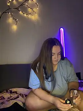 Snapshot of AlyaX_X chatting on February 6, 2026, 1:58 pm AlyaX X online show from February 6, 2026, 1:58 pm