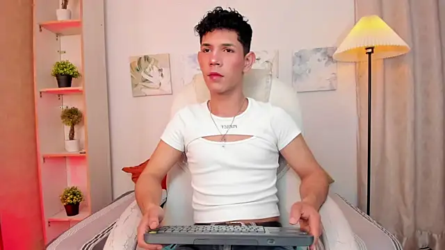 Snapshot of arlequiin_ chatting on February 10, 2026, 8:57 pm arlequiin online show from February 10, 2026, 8:57 pm