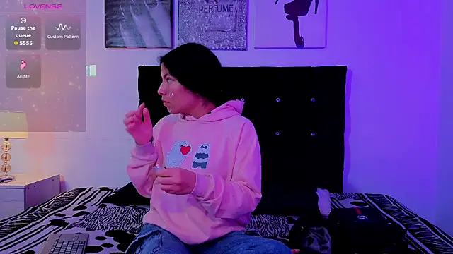 Snapshot of Zoe-yanin chatting on February 26, 2026, 7:13 pm Zoe-yanin online show from February 26, 2026, 7:13 pm