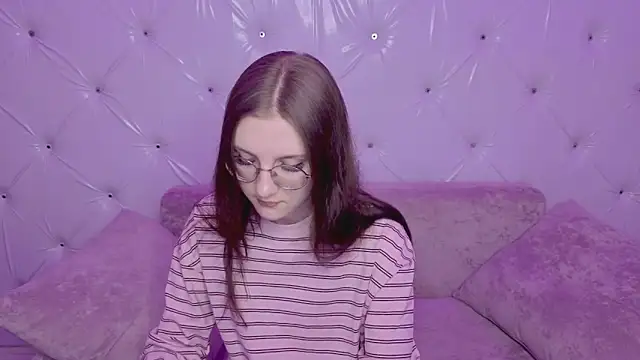 Snapshot of VixenLight chatting on February 23, 2026, 2:42 am VixenLight online show from February 23, 2026, 2:42 am