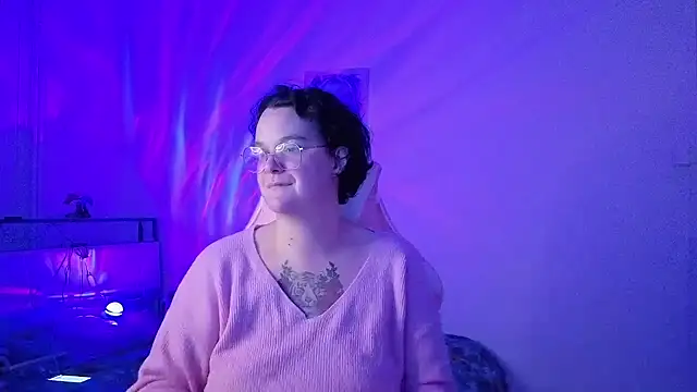 Snapshot of lunatigre4 chatting on February 6, 2026, 7:17 pm lunatigre4 online show from February 6, 2026, 7:17 pm