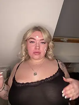 TwoWayT xx online show from February 18, 2026, 10:22 am