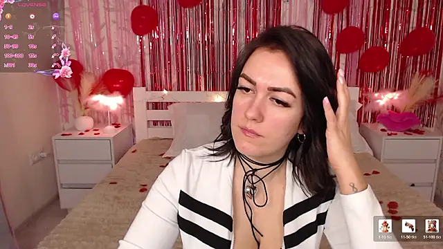 Snapshot of b1ushf1owerr chatting on February 13, 2026, 4:58 pm b1ushf1owerr online show from February 13, 2026, 4:58 pm