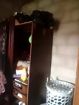 CurvyCutiexx3 online show from February 13, 2026, 5:47 am