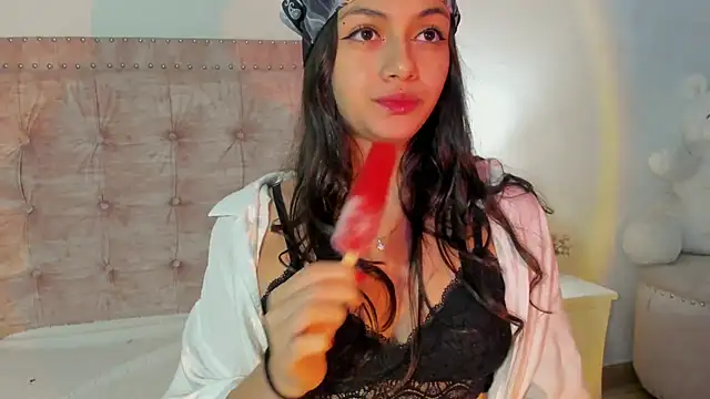 Snapshot of Jennifer_Lee_ chatting on February 17, 2026, 10:01 am Jennifer Lee online show from February 17, 2026, 10:01 am