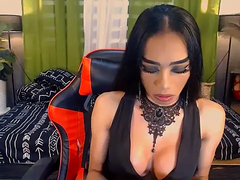 Snapshot of VeshtidaTS chatting on February 17, 2026, 3:36 am VeshtidaTS online show from February 17, 2026, 3:36 am