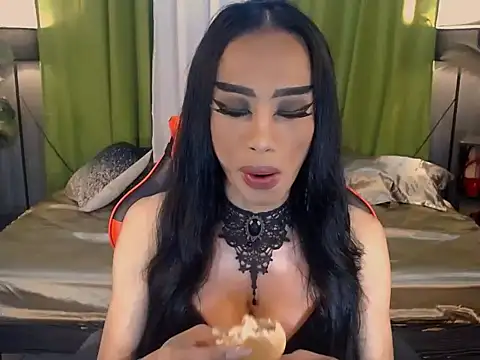 Snapshot of VeshtidaTS chatting on February 22, 2026, 8:57 am VeshtidaTS online show from February 22, 2026, 8:57 am