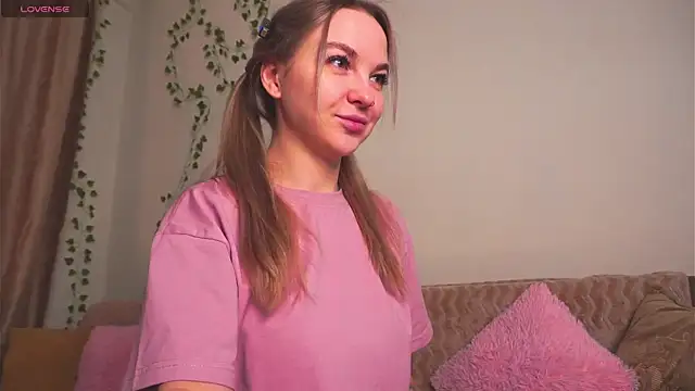 Snapshot of AricaPetties chatting on February 6, 2026, 6:55 pm AricaPetties online show from February 6, 2026, 6:55 pm