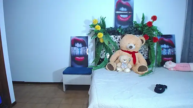 Snapshot of lika_little0 chatting on March 1, 2026, 12:01 am lika little0 online show from March 1, 2026, 12:01 am