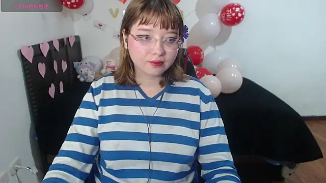 Cherrybloom692 online show from February 16, 2026, 6:20 am