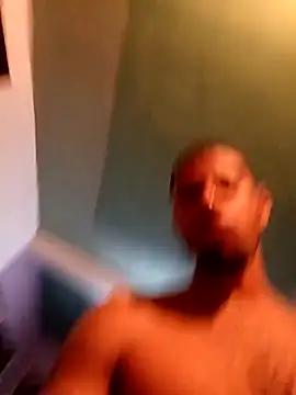 Snapshot of Francisco171 chatting on February 7, 2026, 3:21 am Francisco171 online show from February 7, 2026, 3:21 am