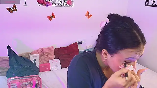 Snapshot of Kristin___ chatting on February 28, 2026, 2:56 am Kristin online show from February 28, 2026, 2:56 am