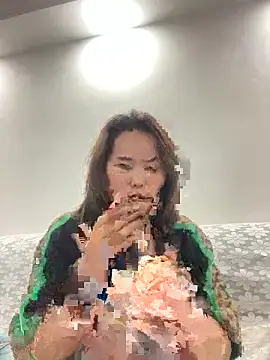 Youyou 12 online show from February 4, 2026, 1:28 pm