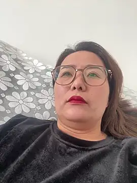 Youyou 12 online show from February 7, 2026, 2:59 am