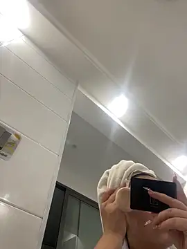 Youyou 12 online show from February 8, 2026, 8:18 am