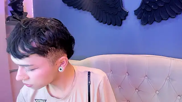 Snapshot of Camilo_X_x chatting on February 18, 2026, 11:39 am Camilo X x online show from February 18, 2026, 11:39 am