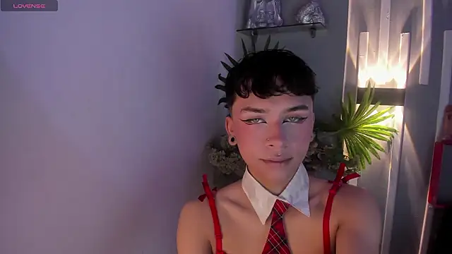 Snapshot of Camilo_X_x chatting on February 27, 2026, 12:05 pm Camilo X x online show from February 27, 2026, 12:05 pm