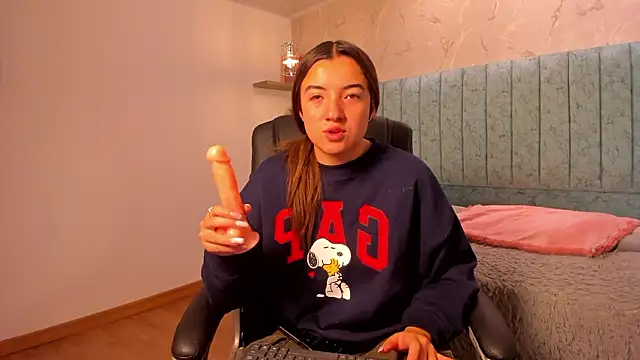 Snapshot of Tara_Parker chatting on February 21, 2026, 12:39 pm Tara Parker online show from February 21, 2026, 12:39 pm