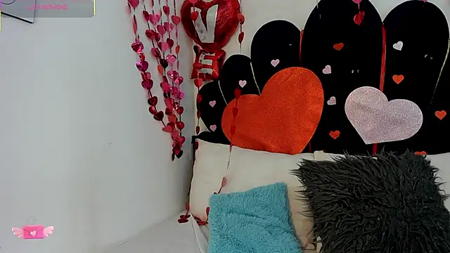 dahlialee online show from February 12, 2026, 12:44 pm