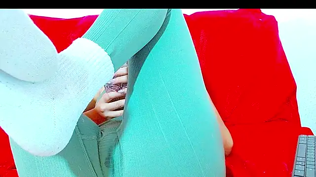 Snapshot of violletsweetie chatting on February 20, 2026, 6:41 pm violletsweetie online show from February 20, 2026, 6:41 pm