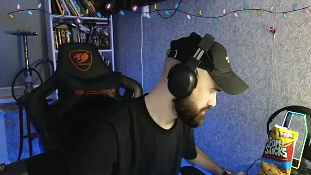 Snapshot of _Mostly_ chatting on February 23, 2026, 7:33 pm Mostly online show from February 23, 2026, 7:33 pm