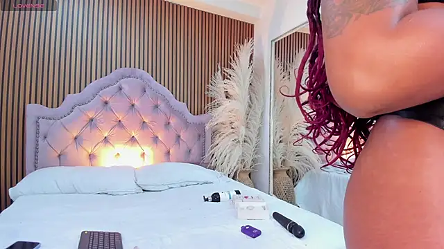 StacyMoon  online show from February 17, 2026, 5:04 am