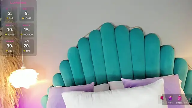 Snapshot of Ravenn21x chatting on February 10, 2026, 5:28 pm Ravenn21x online show from February 10, 2026, 5:28 pm