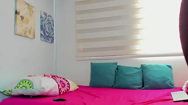 Snapshot of LunaLith chatting on February 23, 2026, 3:42 pm LunaLith online show from February 23, 2026, 3:42 pm