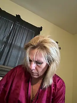 Snapshot of FireAfterDark chatting on February 20, 2026, 11:05 pm FireAfterDark online show from February 20, 2026, 11:05 pm