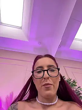 Snapshot of CrystalRedd chatting on February 22, 2026, 6:57 am CrystalRedd online show from February 22, 2026, 6:57 am