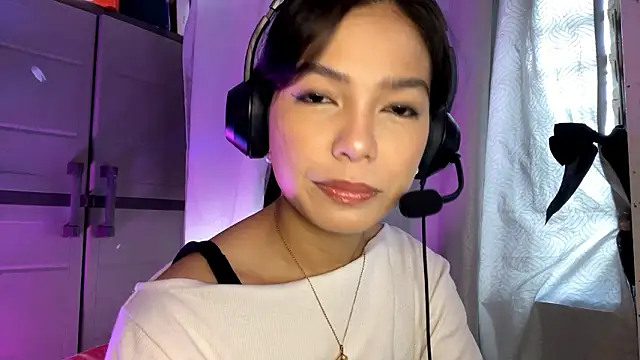 Snapshot of ConstancePorrini chatting on February 24, 2026, 5:49 am ConstancePorrini online show from February 24, 2026, 5:49 am