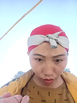 Snapshot of hot-luna- chatting on February 5, 2026, 7:35 am hot-luna- online show from February 5, 2026, 7:35 am