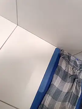 Snapshot of TropBig chatting on February 5, 2026, 4:44 pm TropBig online show from February 5, 2026, 4:44 pm