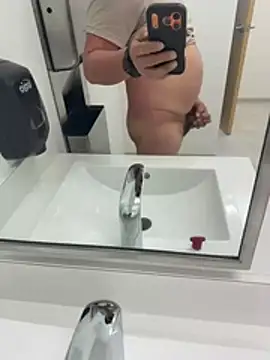 Snapshot of yolanda339 chatting on February 18, 2026, 1:29 pm yolanda339 online show from February 18, 2026, 1:29 pm