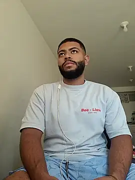 KLEYTON33 online show from February 9, 2026, 6:34 pm