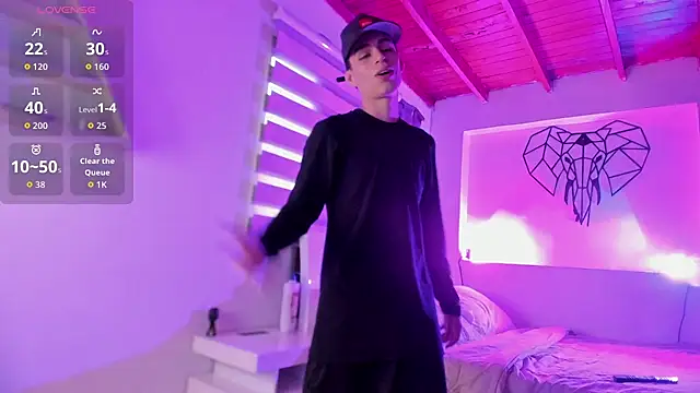 Snapshot of juan_posada chatting on February 25, 2026, 9:35 pm juan posada online show from February 25, 2026, 9:35 pm