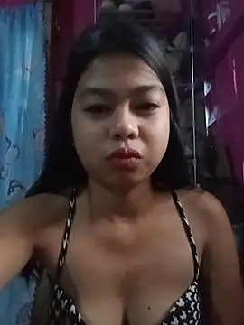 Snapshot of Heavens_night04 chatting on February 6, 2026, 10:35 pm Heavens night04 online show from February 6, 2026, 10:35 pm