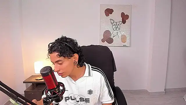 Snapshot of paisa_hotx chatting on February 8, 2026, 10:57 pm paisa hotx online show from February 8, 2026, 10:57 pm