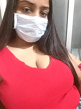 Snapshot of MidnightVibes_ chatting on February 22, 2026, 5:00 pm MidnightVibes online show from February 22, 2026, 5:00 pm