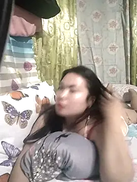 Zyramae 25 online show from February 8, 2026, 5:27 pm