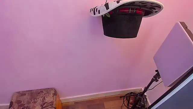 lil miia online show from February 24, 2026, 7:12 pm